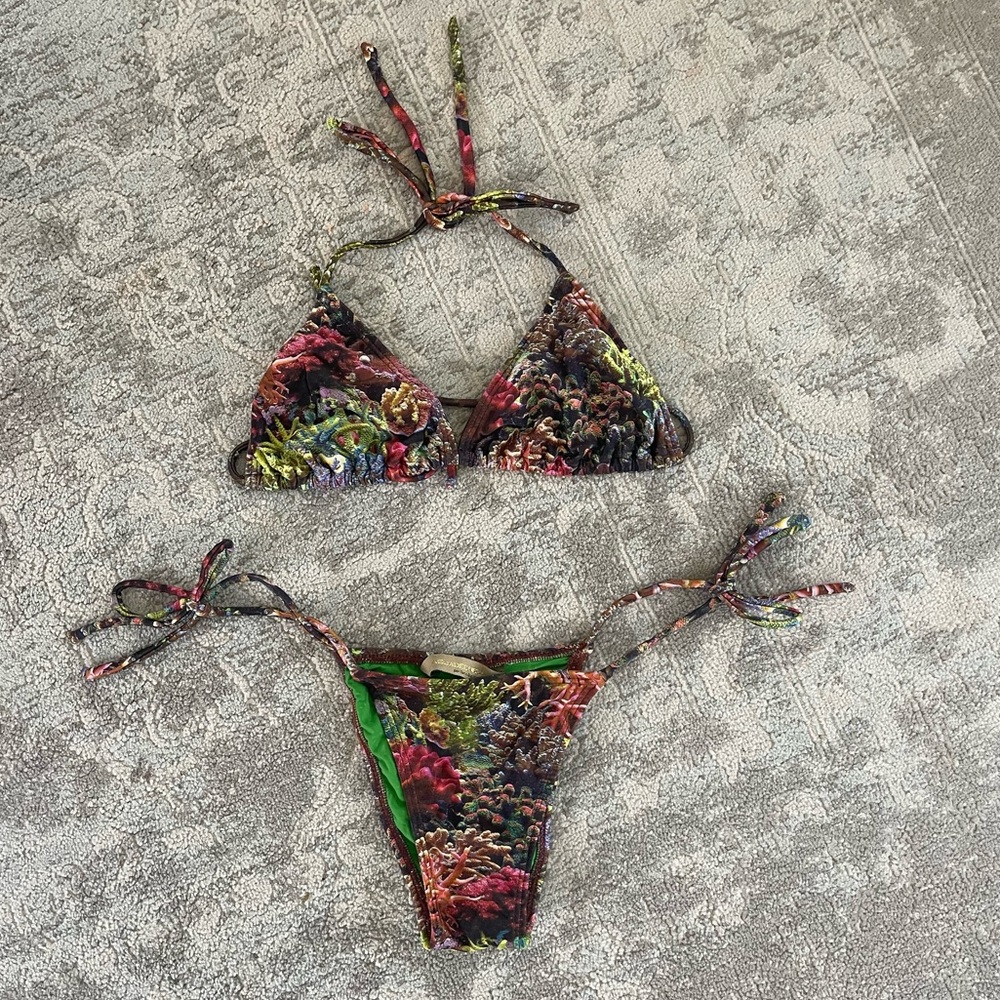 - Água de Côco Bikini